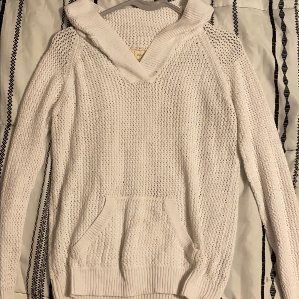 White knitted hoodie